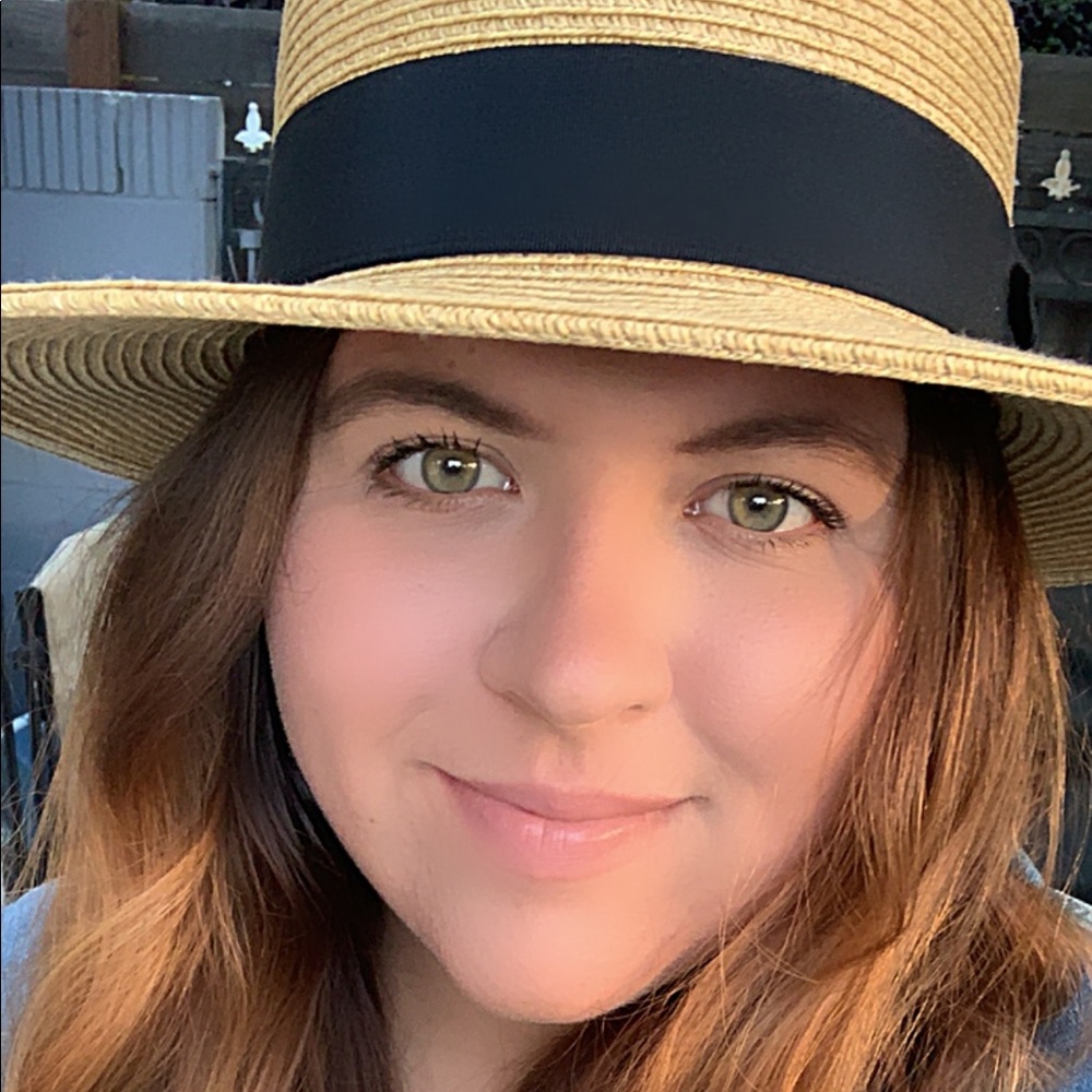 Meet your Posher, Carolyn